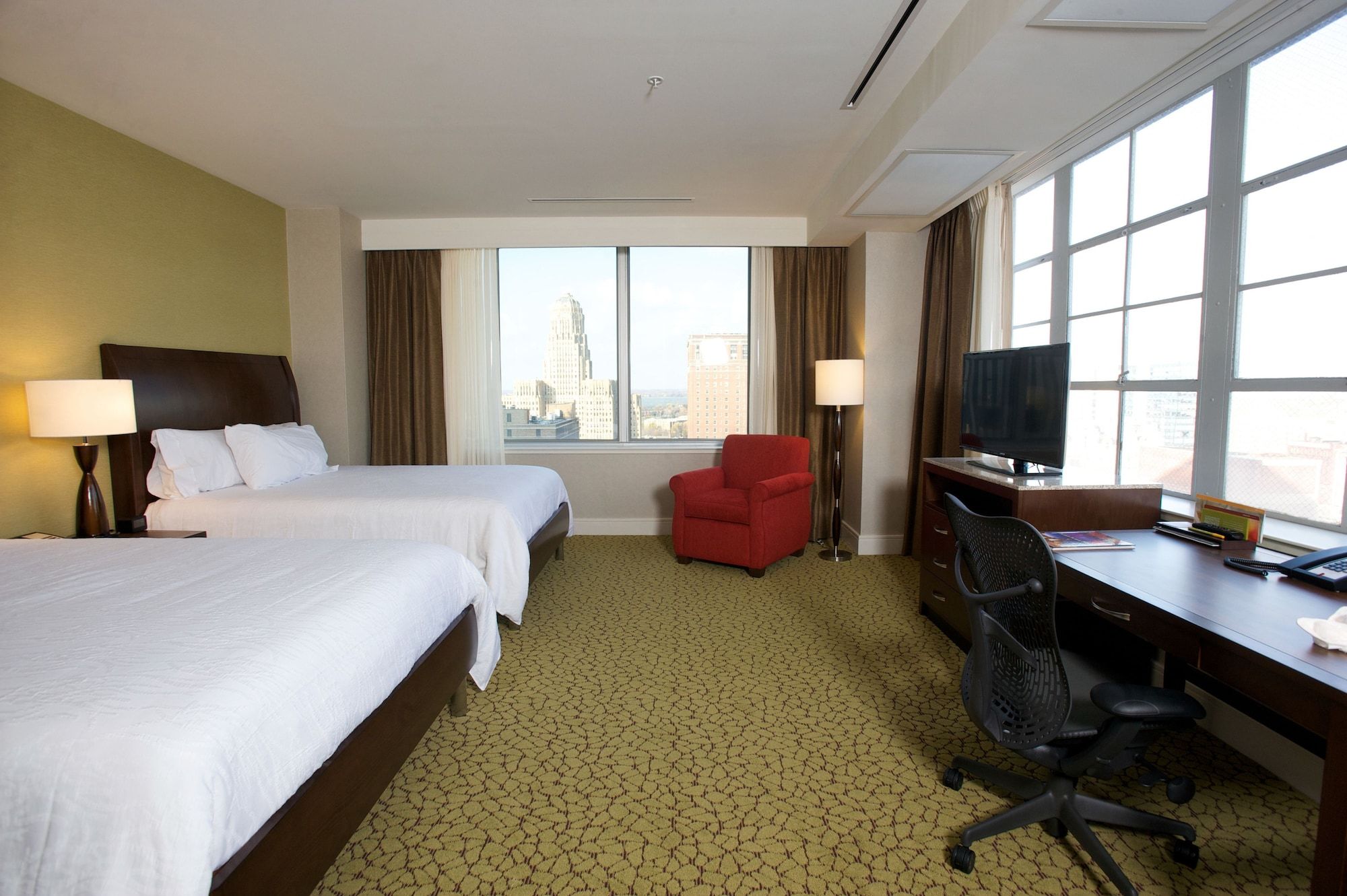 Bedroom view of Hilton Garden Inn Buffalo Downtown