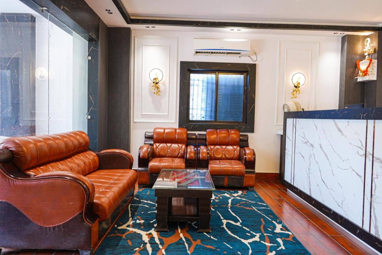 Hotel Adarsh thumbnail 2