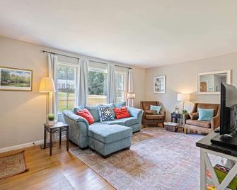 The Magnolia Manor 4br Greenway Retreat - North Augusta - Sala de estar