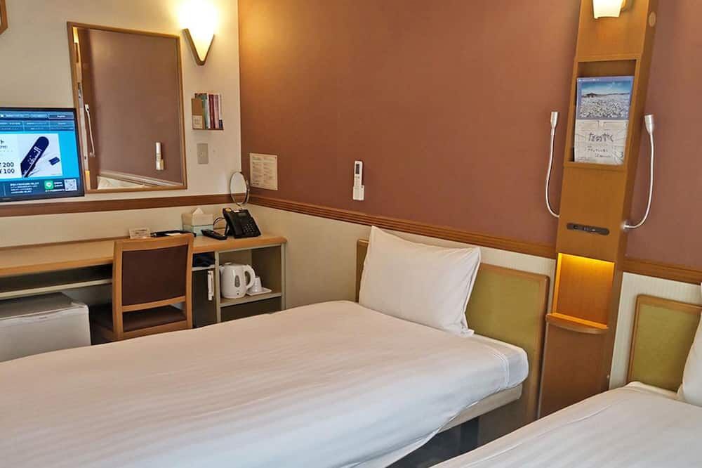 Toyoko Inn Atami Ekimae - אטאמי - חדר שינה