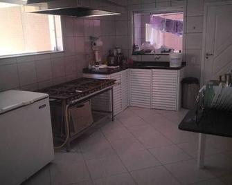 Suítes Ubatuba Praia da Lagoinha - Ubatuba - Cocina