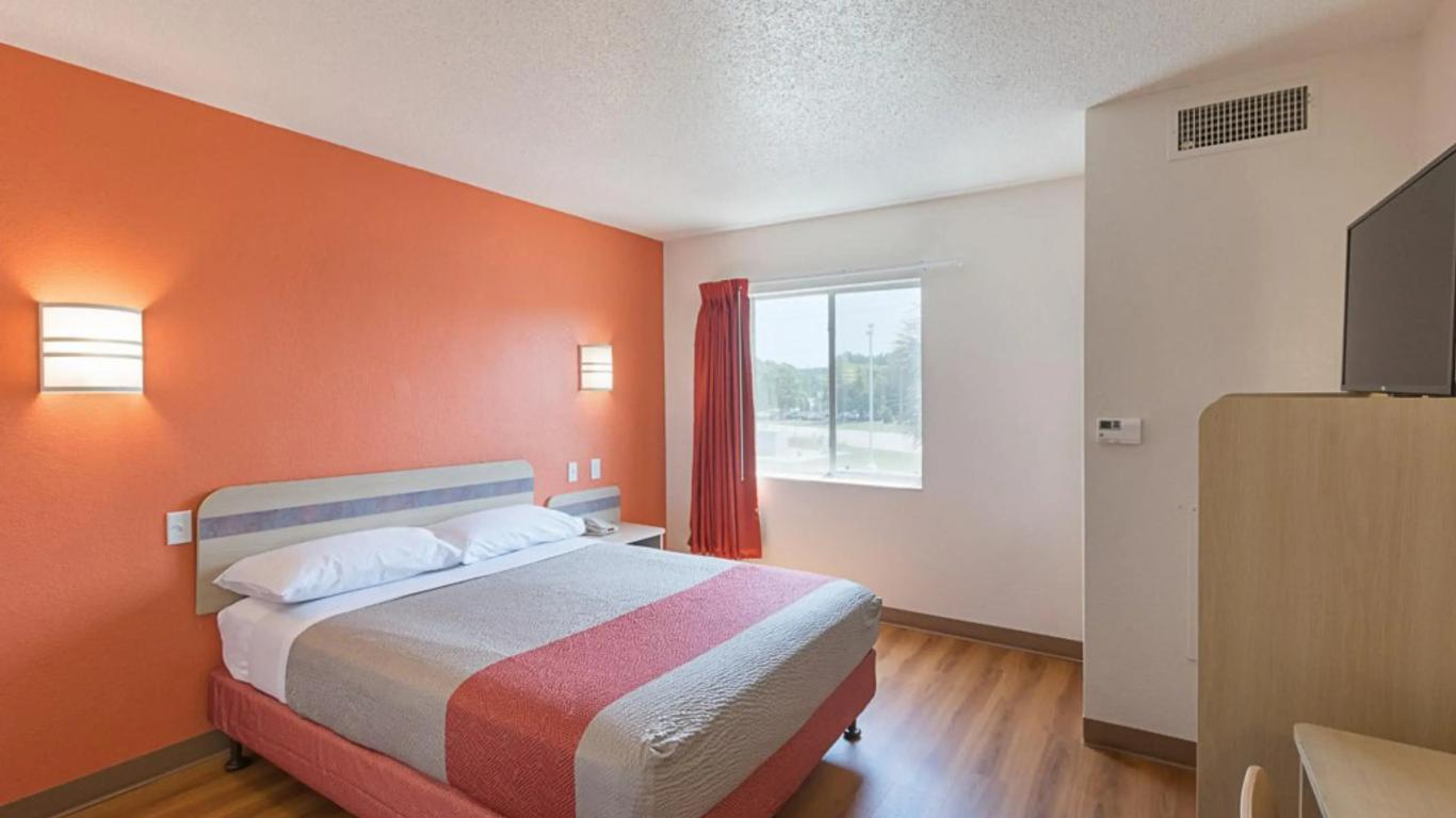 Motel 6 Columbia East