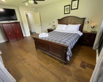 50 Acres Cottage 6 bedroom Home away from Home - Gravenhurst - Ložnice