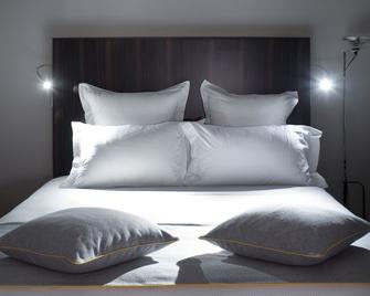 Hotel Saint Dominique - París - Habitación