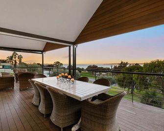 Waterfront Family Retreat Wood Fire Wknd Market - Dawesville - Varanda