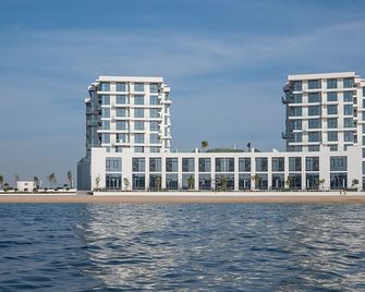 Seaview Studio with Balcony In Blue Bay Walk - Umm Al Qaiwain - Gebouw