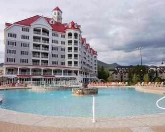 Riverwalk Resort at Loon Mountain with balcony & mountain view - Lincoln - Svømmebasseng