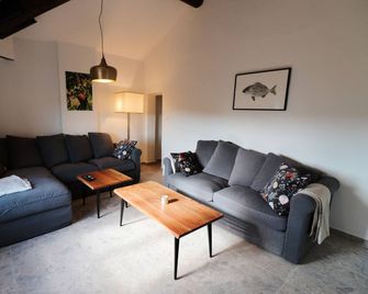 Farmhouse apartment - La Ciotat - Sala de estar