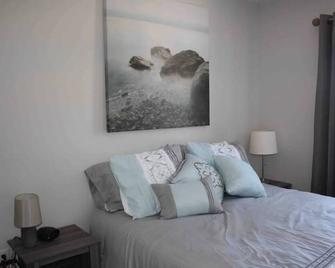 Beautiful vacation home close by - Port Hastings - Bedroom