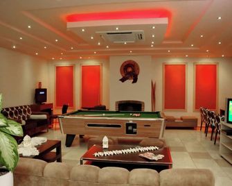 Dionisos Hotel - Mália
