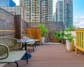 Lux Cabins Hotel Shenzhen - Shenzhen - Balcón