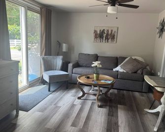 Life on the Farm - Killingworth - Living room