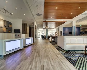 Holiday Inn Express & Suites Charleston Ne Mt Pleasant Us17 By IHG - מאונט פלזנט - דלפק קבלה