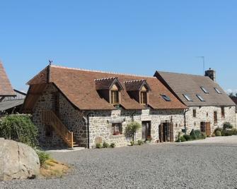 Ferme Cidricole Hugues Desfrièches - Lalacelle - Edificio