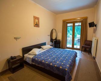 Hotel Tzoumerka - Pramanta - Спальня