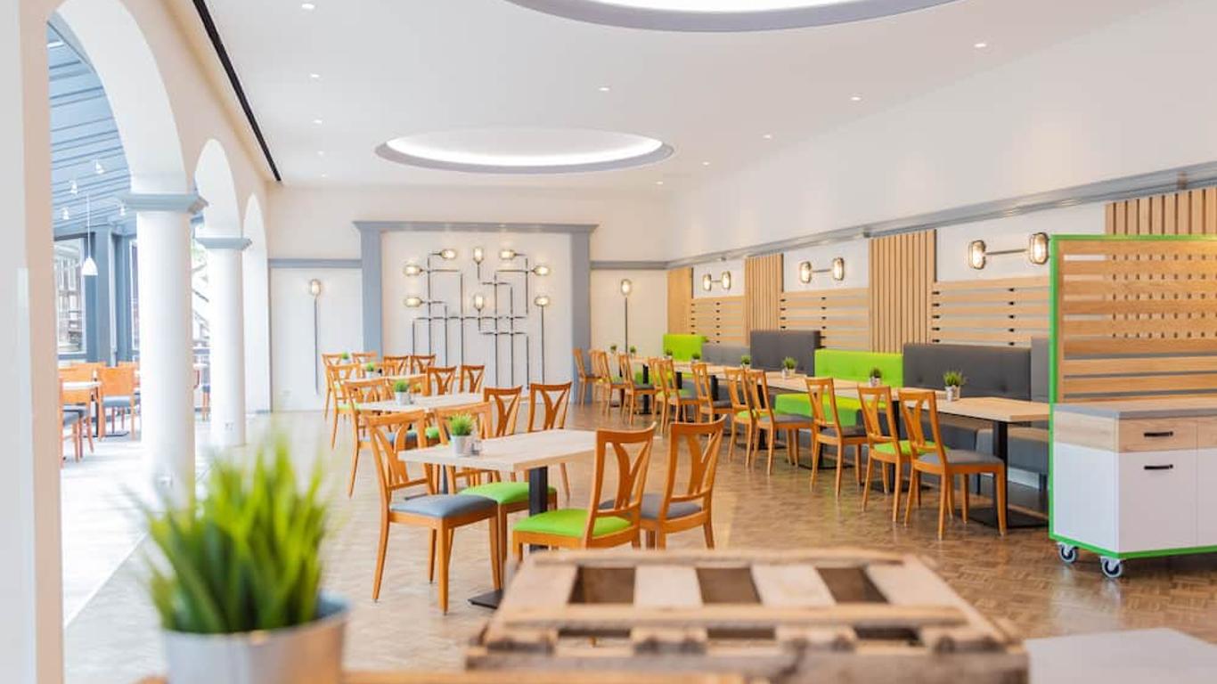 داس إبرتور هوتل آند هوستل