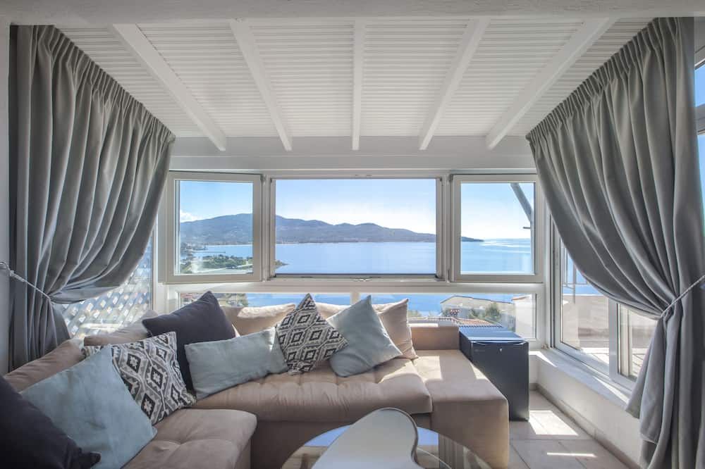 ألتيرا فيتا أبارتمنتس - نيوس مارماراس - غرفة معيشة