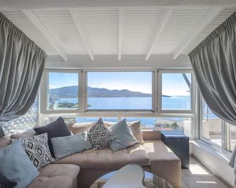 Alterra Vita Apartments - Néos Marmarás - Sala de estar