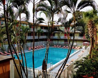 Red Carpet Inn Airport Fort Lauderdale - Fort Lauderdale - Pool