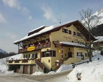 Bergchalet Hotel Reinerhof - Riva di Tures - Будівля
