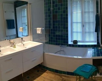 Maison D'eclaibes - Dourlers - Badkamer