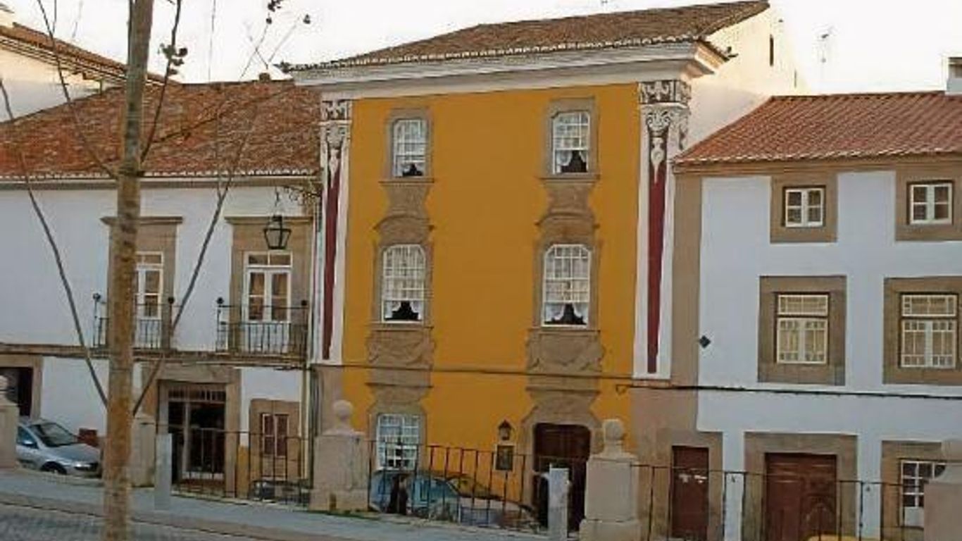 Casa Amarela Th & National Monument