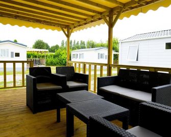 Lodge in Duinhoeve Near Dunes & Playground - Udenhout - Patio