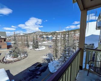Hyatt Main Street Station 3 Bed/3 Bath Sleeps 10! 2 Bedroom Plus Studio - Breckenridge - Balkon