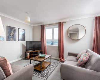 Bay View - Donnini Apartments - Ayr - Living room