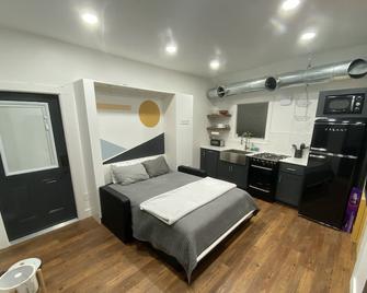 NEW Modern studio with Murphy bed & free parking! - Lafayette - Bedroom