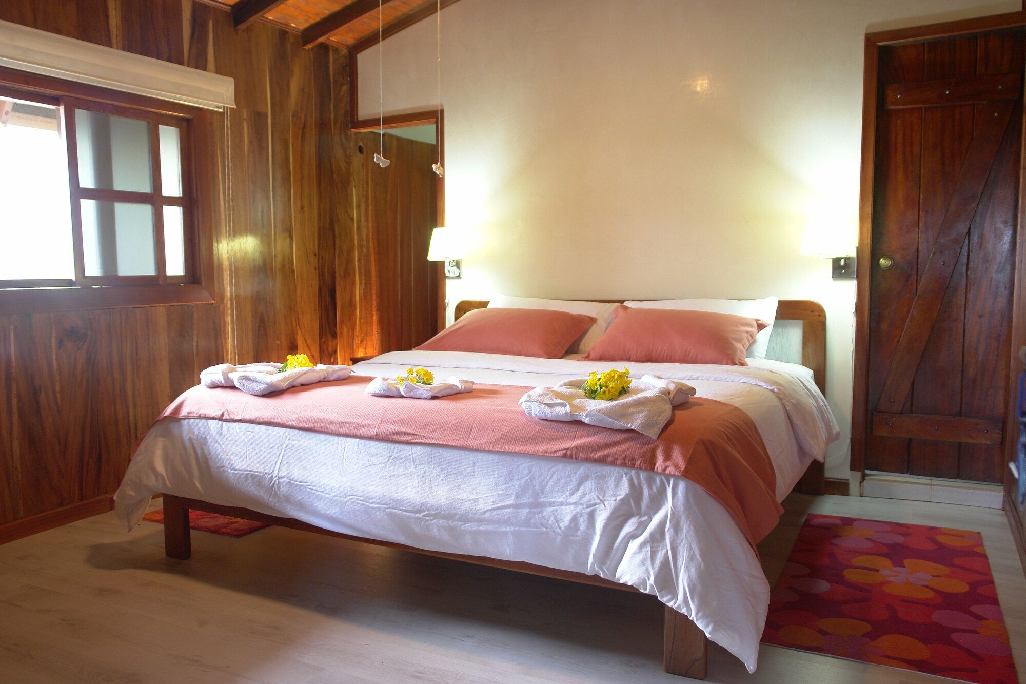 The Wooden House Lodge - Puerto Villamil - Camera da letto
