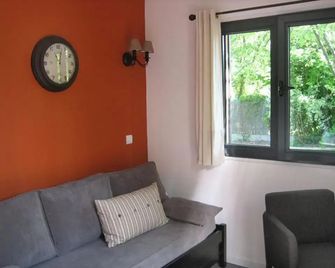 L'Eden Weiss - Magny-les-Hameaux - Huiskamer