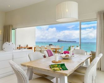 Myra Seafront Suites With Lov - Cap Malheureux - Comedor