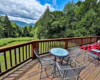 Beautiful Chalet, mins to Hunter/Windham slopes - Jewett - Balcon