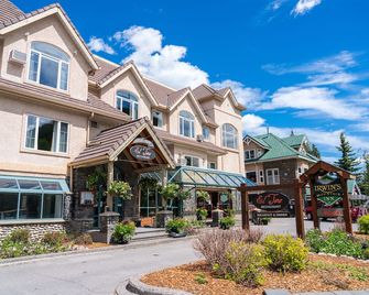Irwin's Mountain Inn - Banff - Edifício