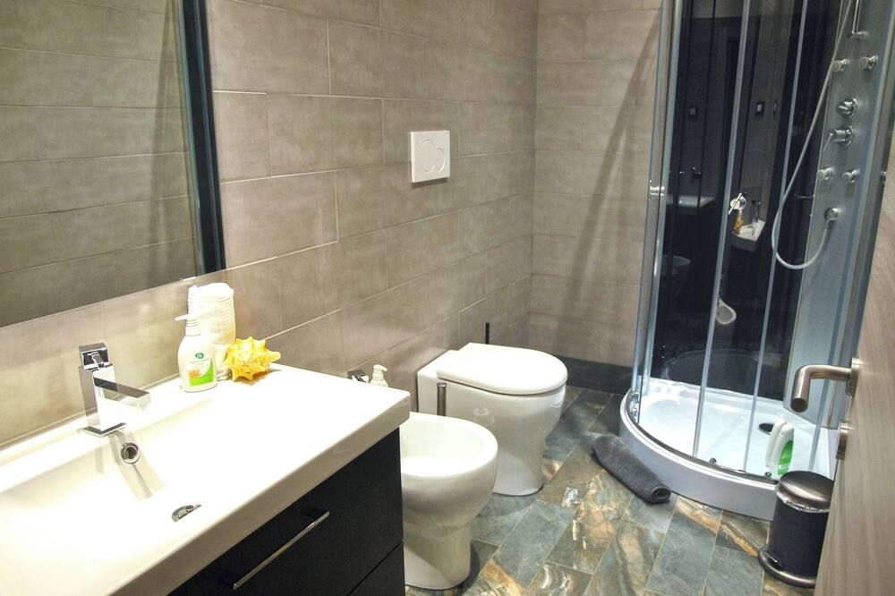 Bb Tube - Génova - Baño