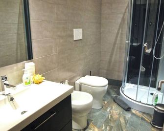 Bb Tube - Genova - Bagno