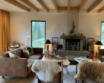 Waldhaus - with wellness in wooded surroundings - Hallenberg - Wohnzimmer