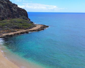 Permitted Hawaiian Princess condo on beach with sea turtles and amazing sunsets - Mākaha - Beach