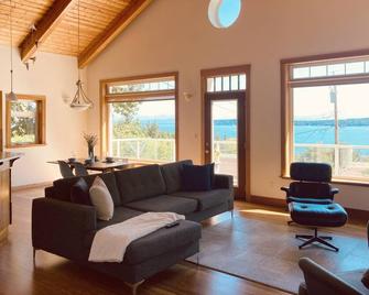 Lovely Ocean View Union Bay Seaside Community - Union Bay - Sala de estar