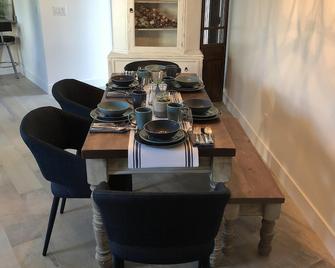 'Luxury Private Home - Coquitlam - Dining room
