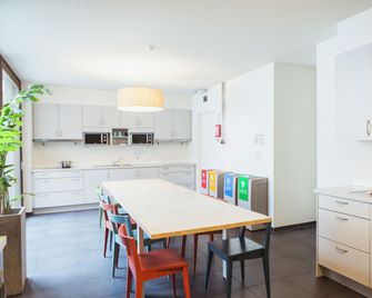Snuffel Youth Hostel - Bruges - Cozinha