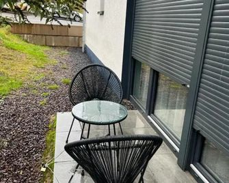 Smart & Stay Aparthotel Saarlouis Lisdorf - Self-Check-In - Free Parking - Saarlouis - Patio