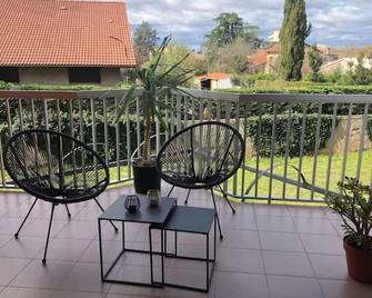 Studio Moderne, Terrasse et Parking - Romans-sur-Isère - Balcon