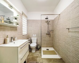 Ben Apartments - Sibiu - Bathroom