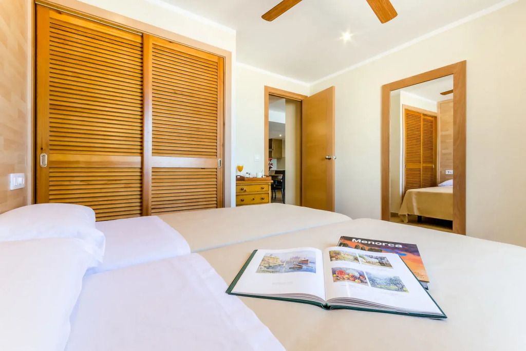 أبارتامينتوس بلانكالا - ثيوداديلا دي منورقة