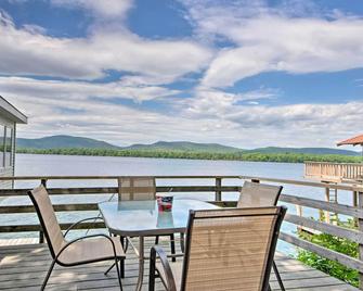 Three Adjacent Lakefront Cottages - 'Westview' Sleeps 2-16 - Diamond Point - Balcón