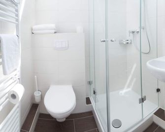 Vitalhotel König am Park - Bad Mergentheim - Bathroom