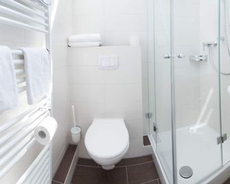 Vitalhotel König am Park - Bad Mergentheim - Bathroom