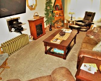 The Bear Den - Ironwood - Living room